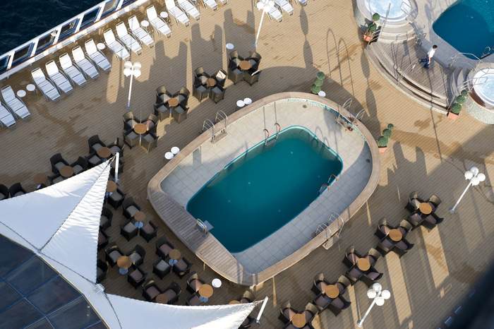 fred olsen cruise lines braemar pool 2014.JPG